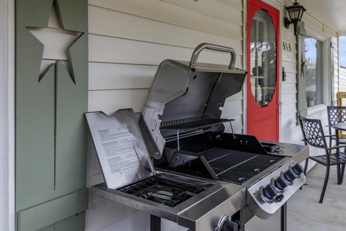 New River Gorge Cottage W Hot Tub, Fire Pit, Grill Oak Hill Bagian luar foto