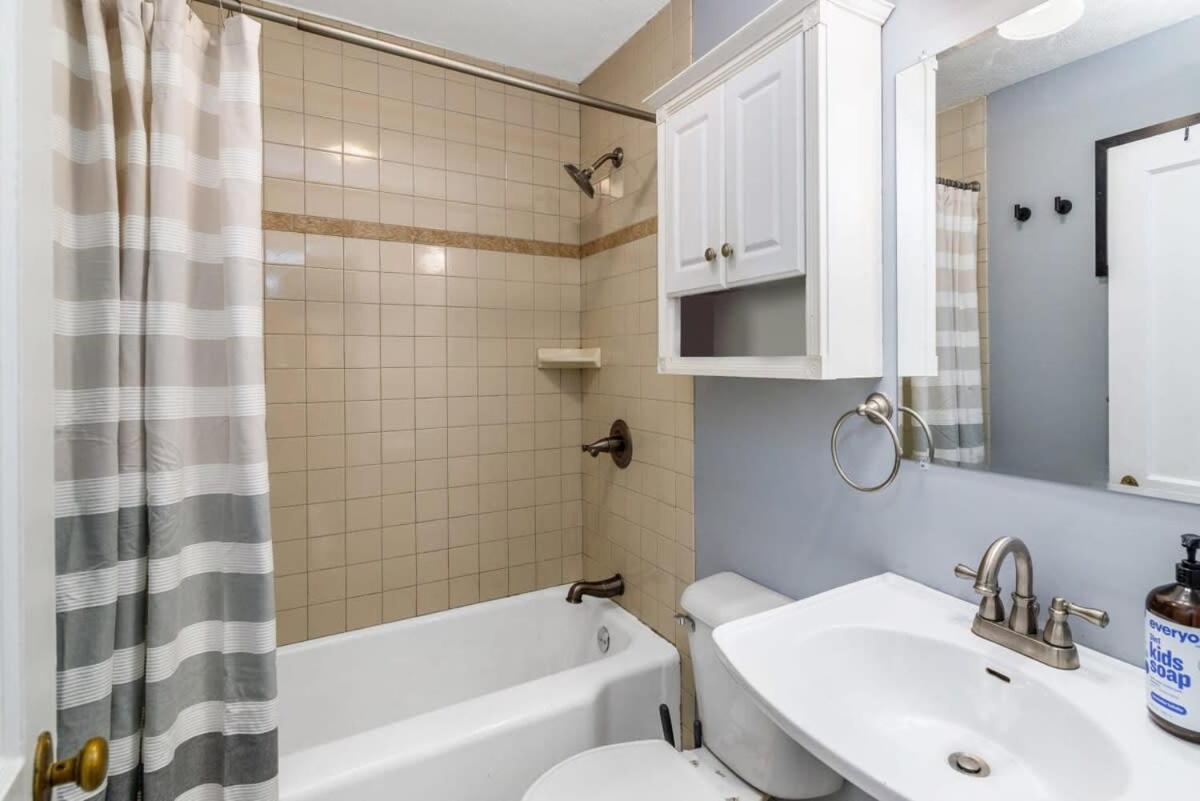 New River Gorge Cottage W Hot Tub, Fire Pit, Grill Oak Hill Bagian luar foto