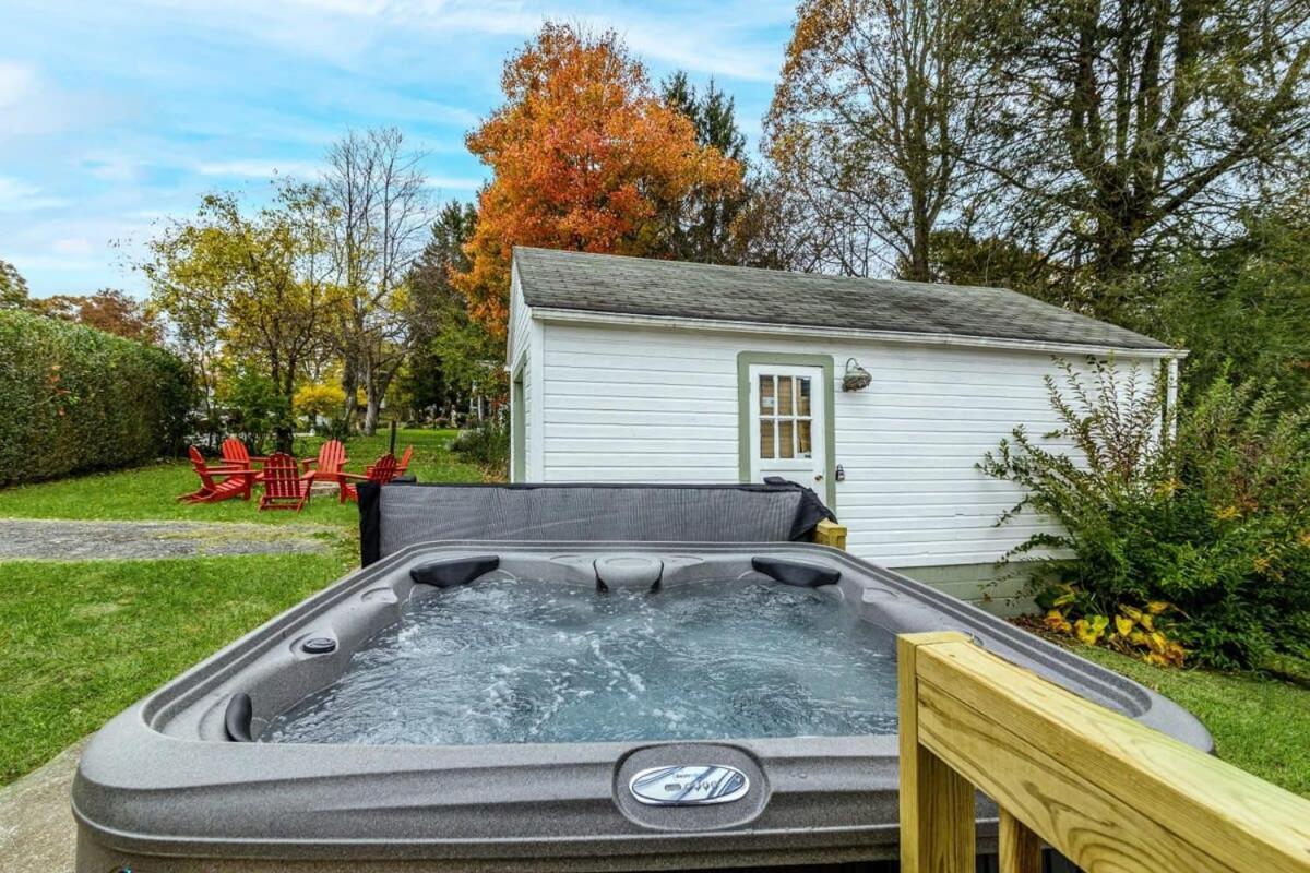 New River Gorge Cottage W Hot Tub, Fire Pit, Grill Oak Hill Bagian luar foto